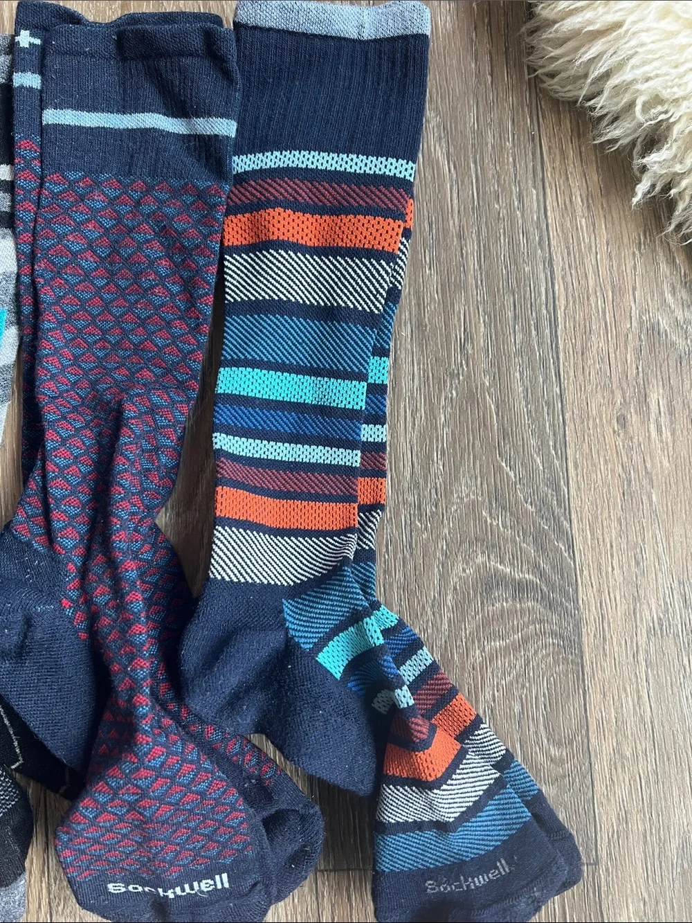 SockWell 5 pairs of Men's Compression Socks see photos for sizing